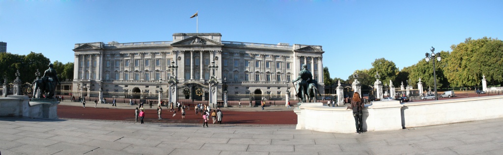 Panoramique de la façade de Buckingham Palace