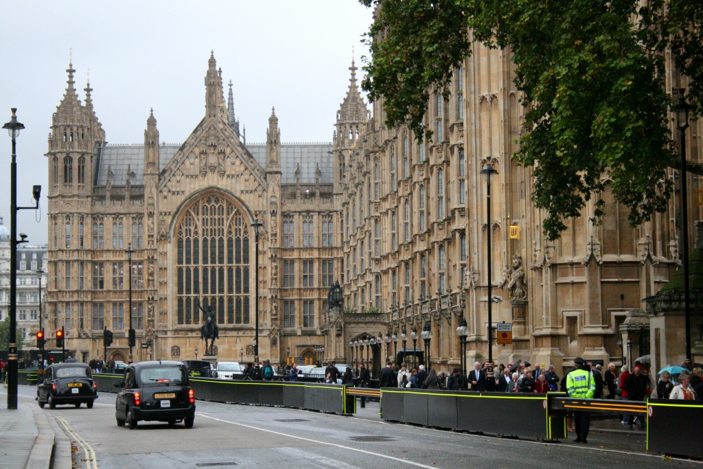 Photo de la façade du Parlement britannique