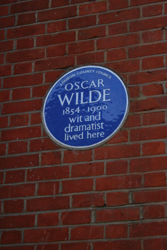 Plaque notifiant résidence d'Oscar Wilde