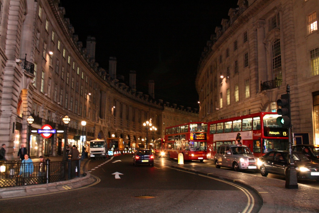 Photo Regent Street de nuit