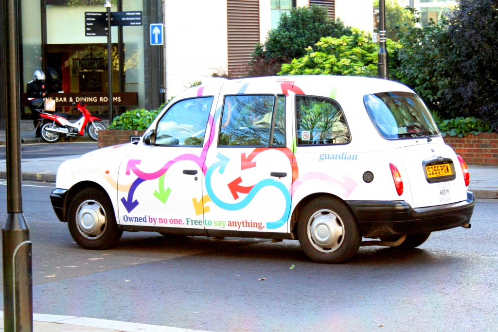 Taxi londonien multicolore