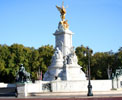 http://photosdelondres.com/victoria-memorial-buckingham-palace